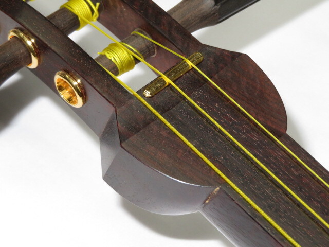 新品三味線　紅木地唄