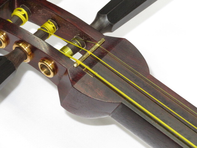 新品三味線　紅木津軽