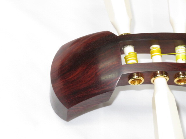新品三味線　紅木津軽　綾杉胴