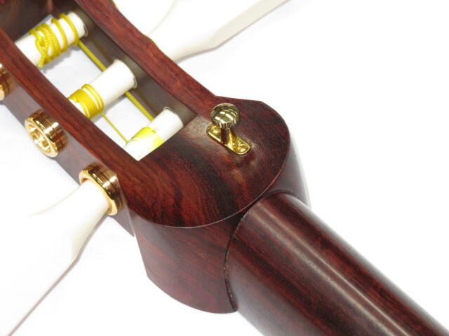 新品三味線　紅木津軽　綾杉胴