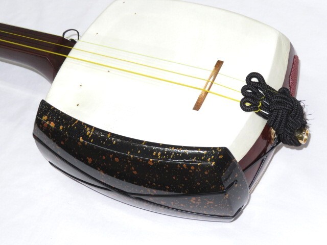 新品三味線　紅木津軽　綾杉胴