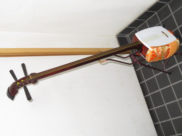 中古三味線　紅木　半津軽